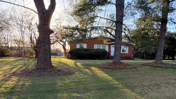 211 Hamlett Dr, White House, TN 37188