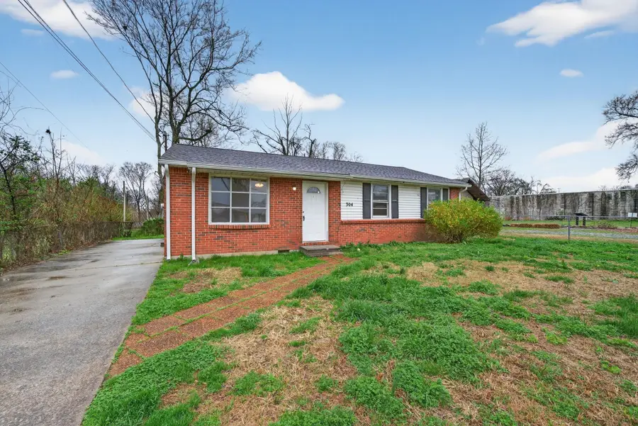 304 Walker St, Clarksville, TN 37042 - #3