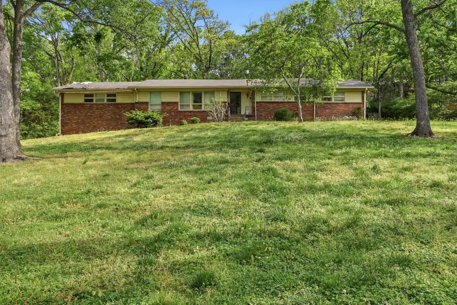 1318 Burton Valley Rd, Nashville, TN 37215 - #3