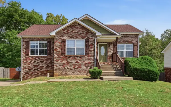1736 Ridge Runner Ct, Clarksville, TN 37042
