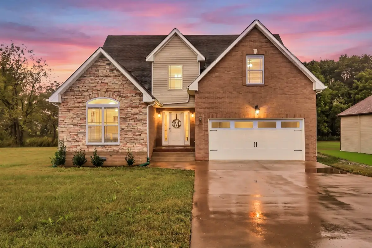 1042 Taits Station Dr, Clarksville, TN 37040 - #1