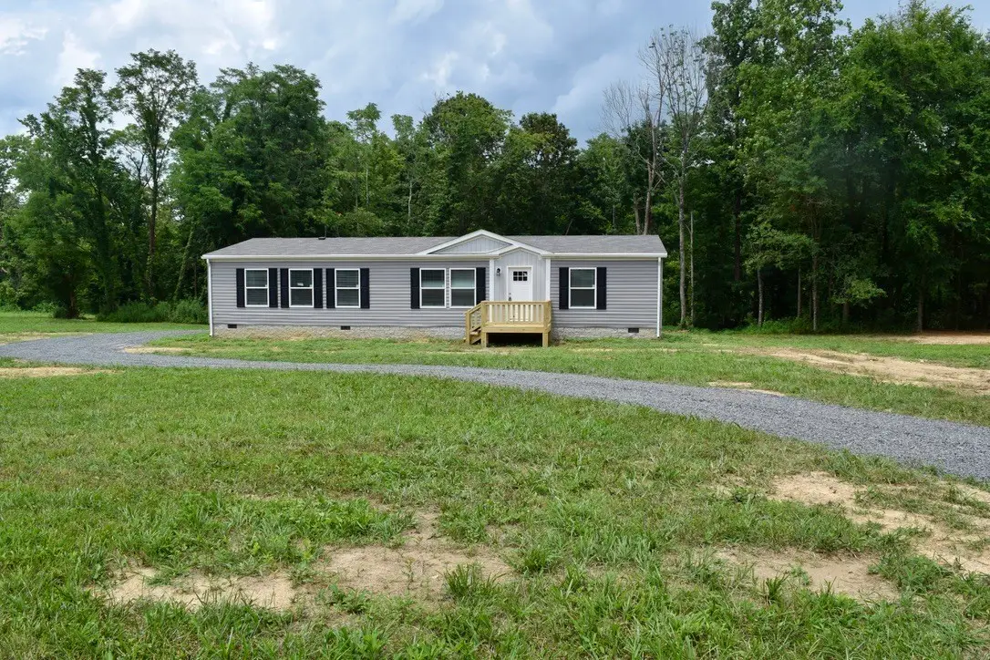 2166 Shrum Cemetery Rd, Westmoreland, TN 37186 - #1