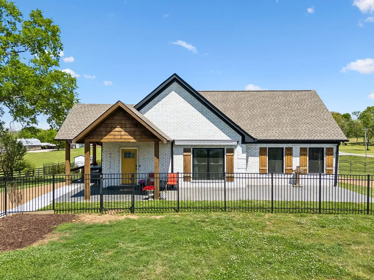 2104 Williamsport Pike, Columbia, TN 38401 - #1