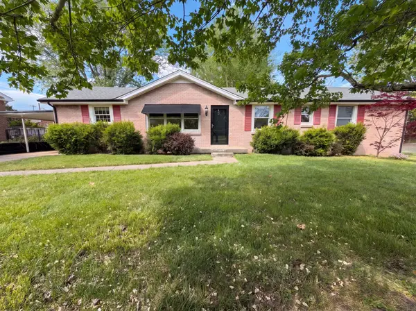 242 Kingswood Dr, Clarksville, TN 37043