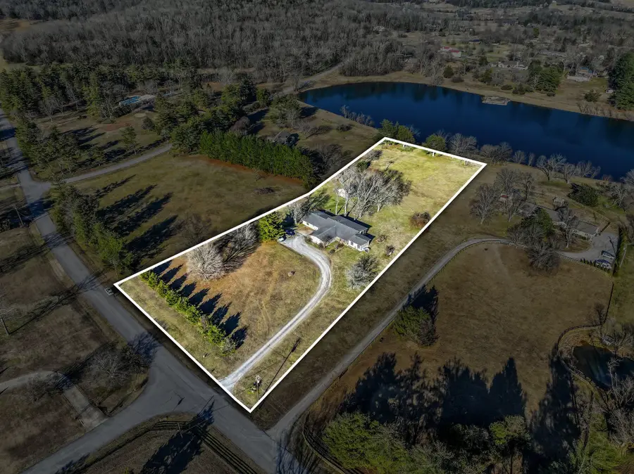1020 Bunker Hill Dr, Arrington, TN 37014 - #2