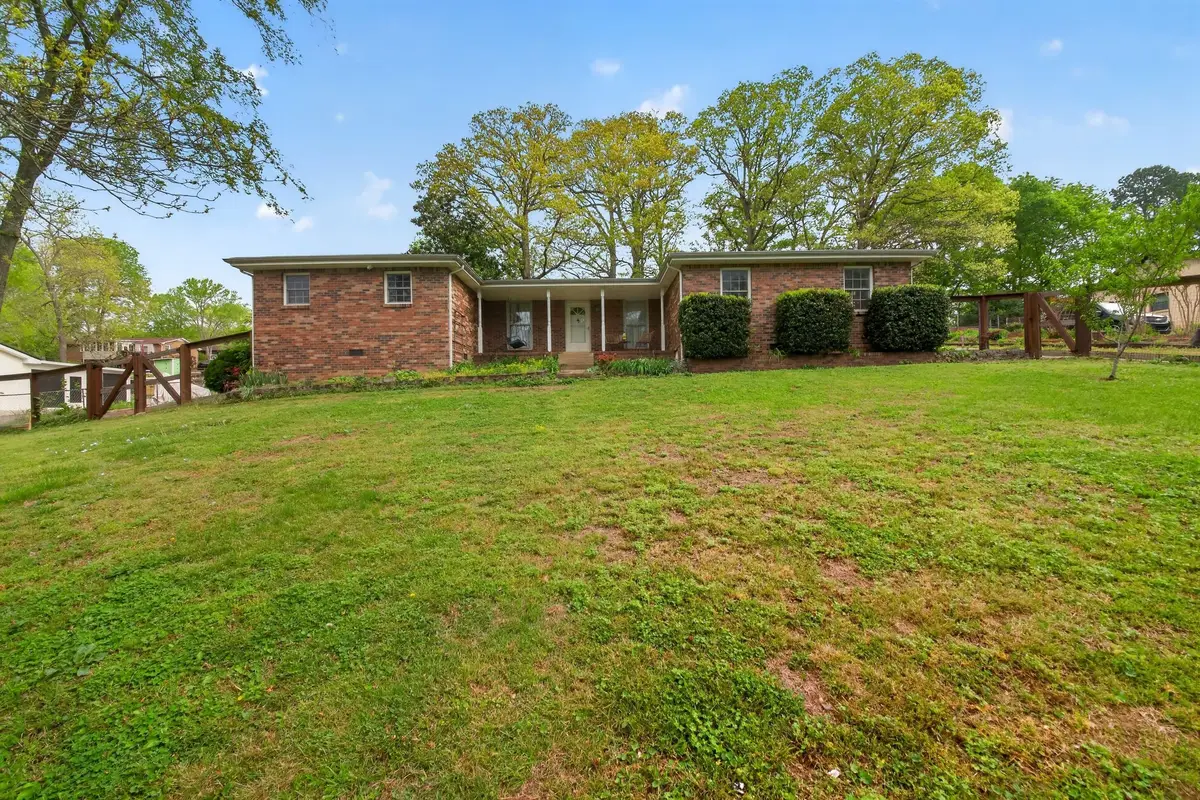 327 Dunbar Cave Rd, Clarksville, TN 37043 - #1