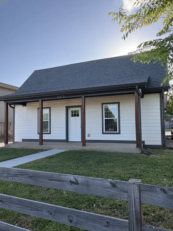 707 N Highland Ave N, Murfreesboro, TN 37130