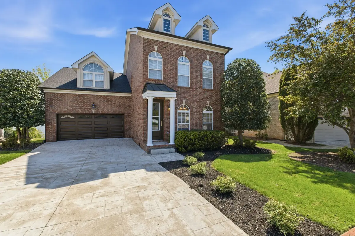 1046 Isaac Franklin Dr, Gallatin, TN 37066 - #1