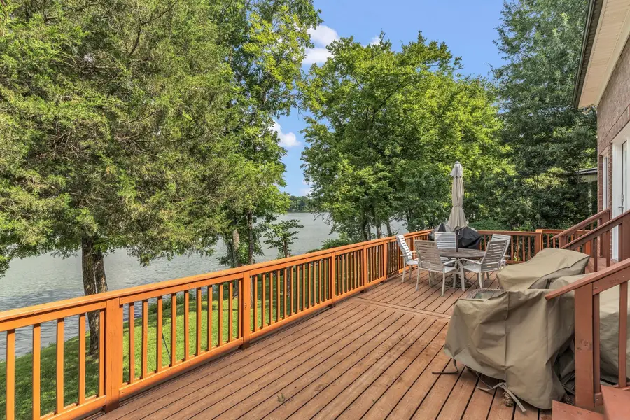 1046 Isaac Franklin Dr, Gallatin, TN 37066 - #2