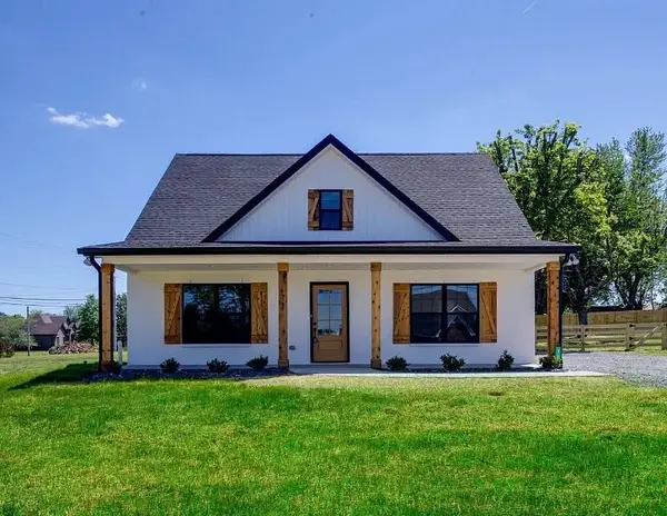 759 N Palmers Chapel Rd, White House, TN 37188