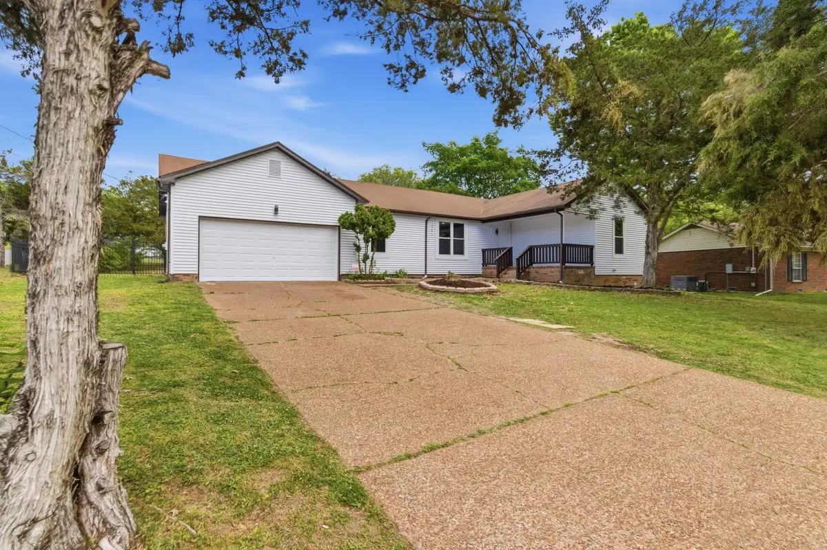 361 Clearlake Dr W, Nashville, TN 37217 - #1