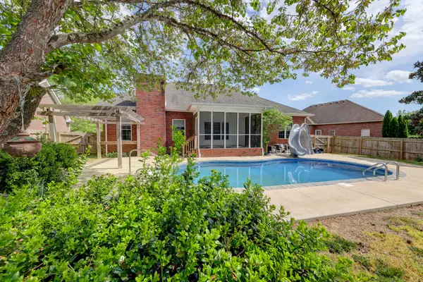 140 Lyme Dr, Clarksville, TN 37043