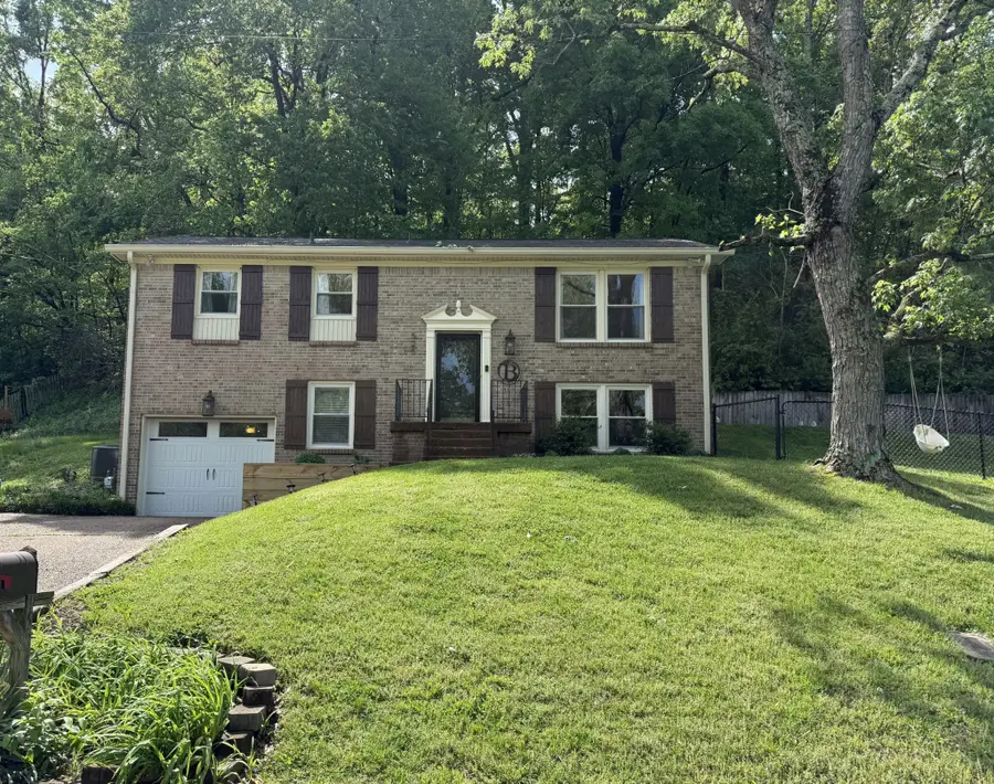 525 Holt Valley Rd, Nashville, TN 37221 - #2