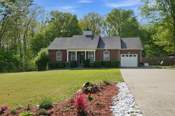 504 Daugherty Ln, Burns, TN 37029