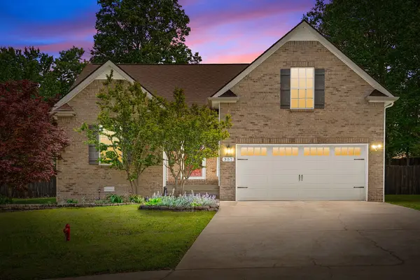 357 Chestnut Grove Ct, Clarksville, TN 37042