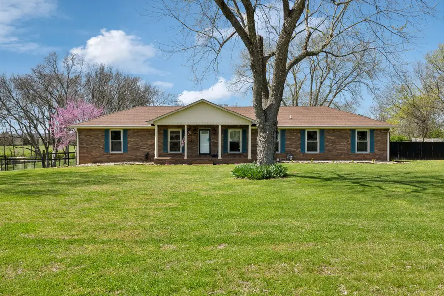 438 Nichols Cir W, Gallatin, TN 37066 - #2