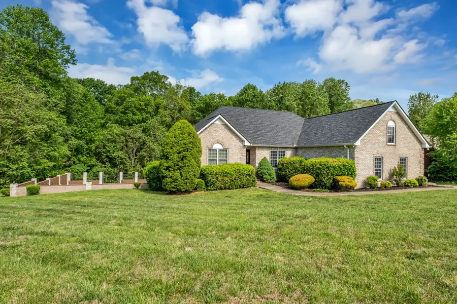 1094 Paradise Dr, Greenbrier, TN 37073 - #2