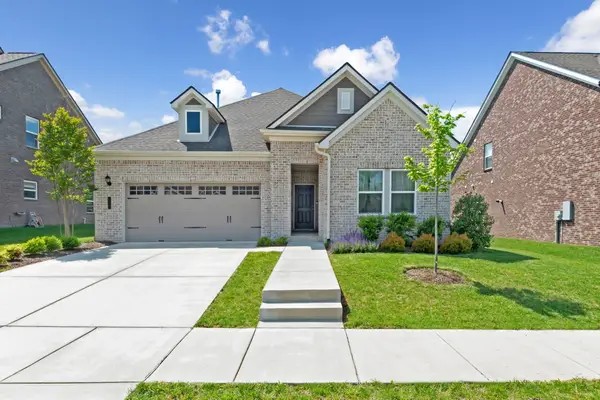 366 Triple Crown Cir, Gallatin, TN 37066