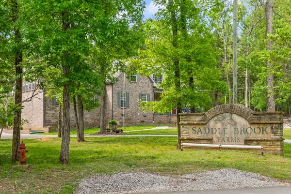 5398 Woods Edge Dr, Lebanon, TN 37090