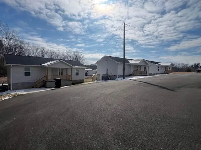 225 Iris Ln, Crossville, TN 38555 - #3