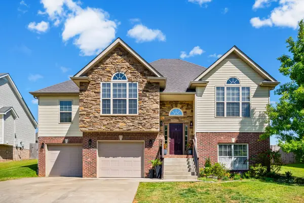 717 W Accipiter Cir, Clarksville, TN 37043