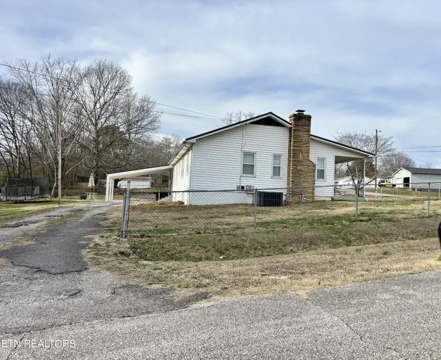 204 Virginia St, Kingston, TN 37763 - #2