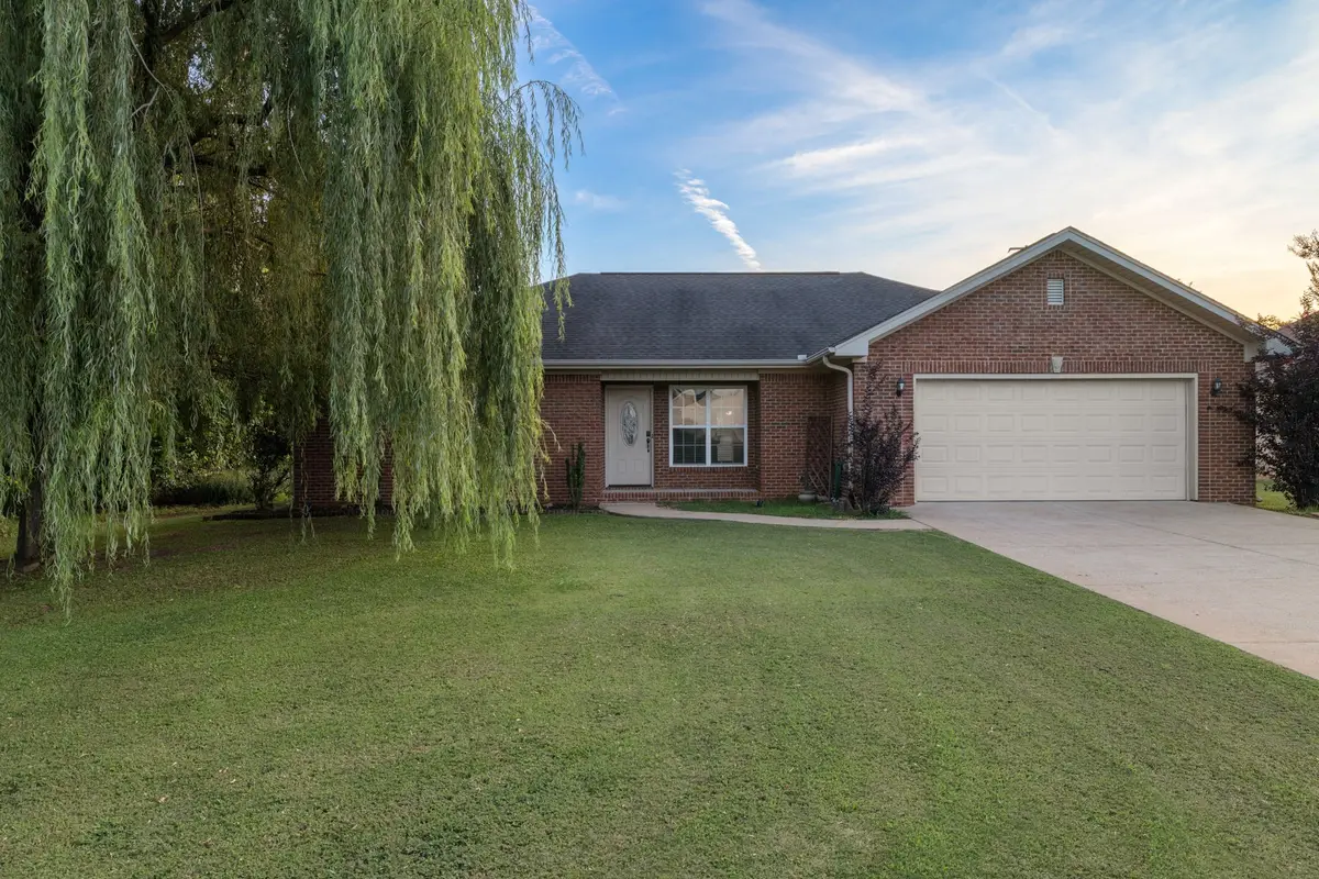 1952 Beverly Ave, Muscle Shoals, AL 35661 - #1