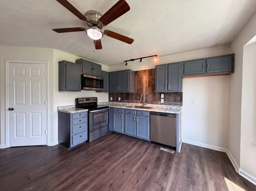 3849 Hearthstone Dr, Chapel Hill, TN 37034 - #2