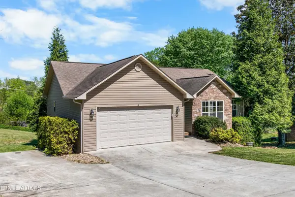 172 Mountain View Rd, Jacksboro, TN 37757