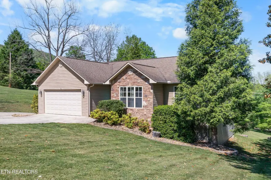 172 Mountain View Rd, Jacksboro, TN 37757 - #2