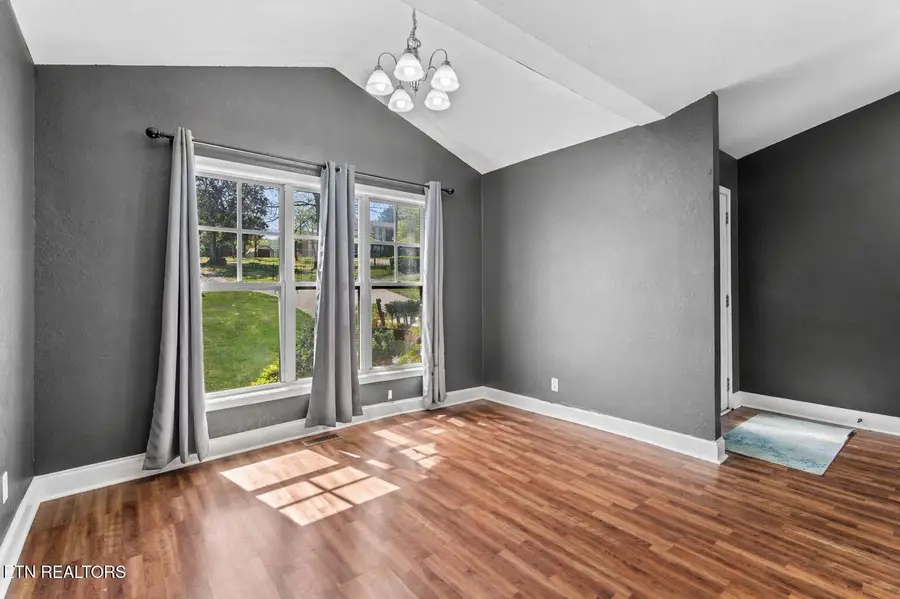 172 Mountain View Rd, Jacksboro, TN 37757 - #3