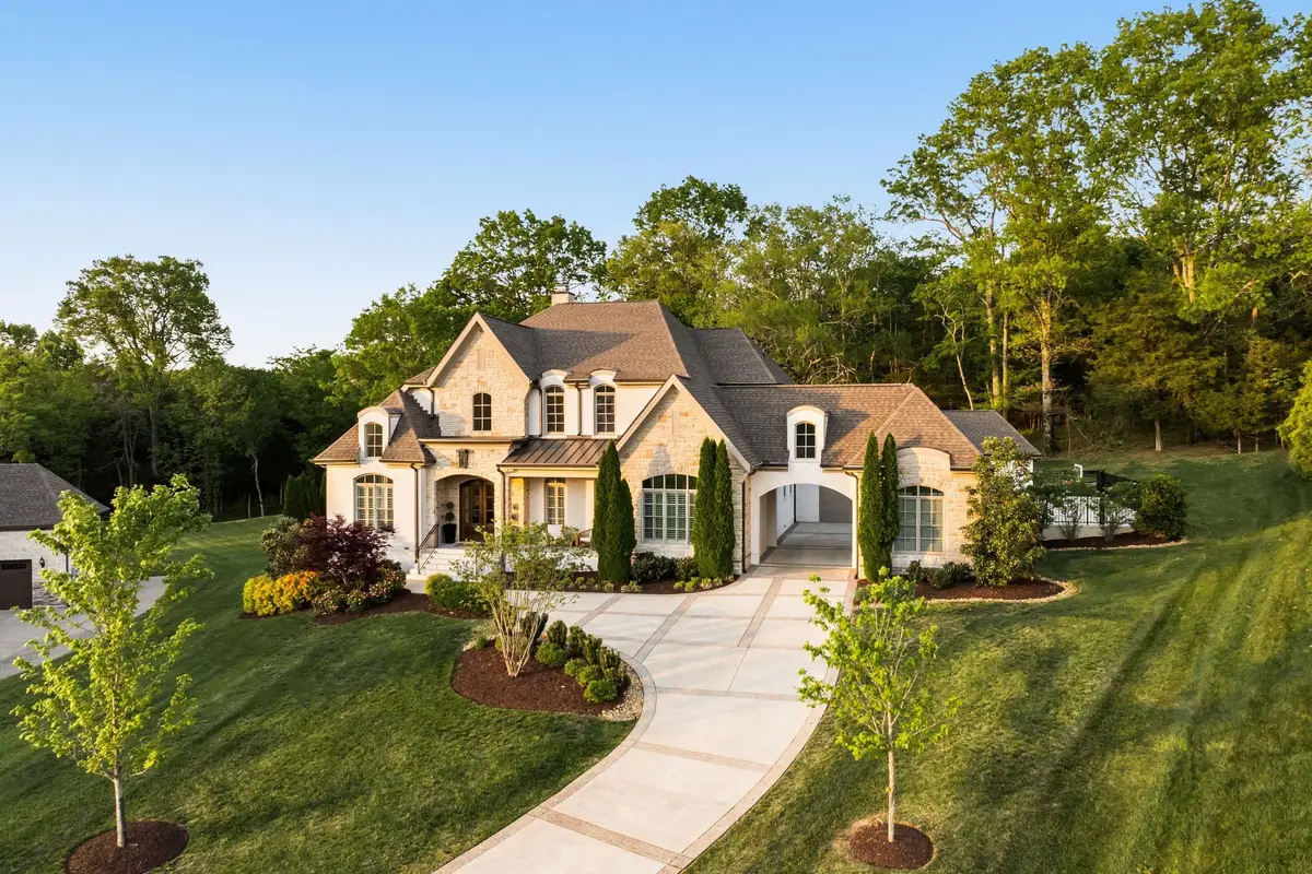 9102 Raindrop Cir, Brentwood, TN 37027 - #1