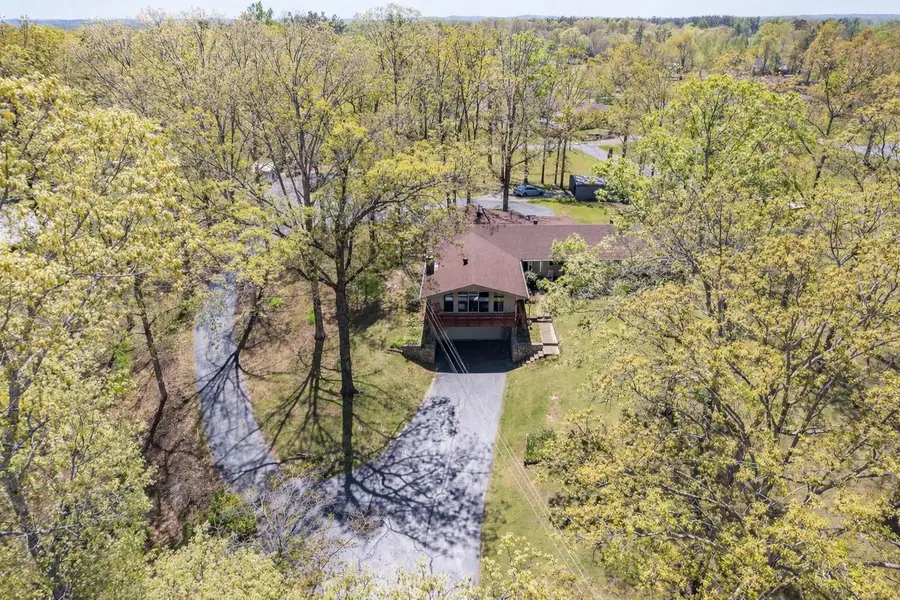 280 E Highland St, Decaturville, TN 38329 - #3