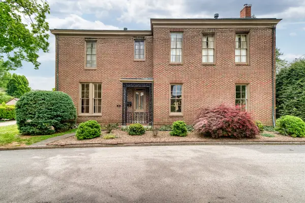 301 W 6th St, Russellville, KY 42276