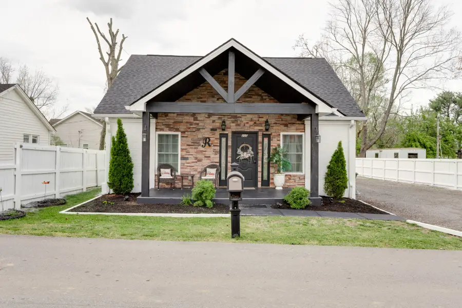 205 Church St, Portland, TN 37148 - #2