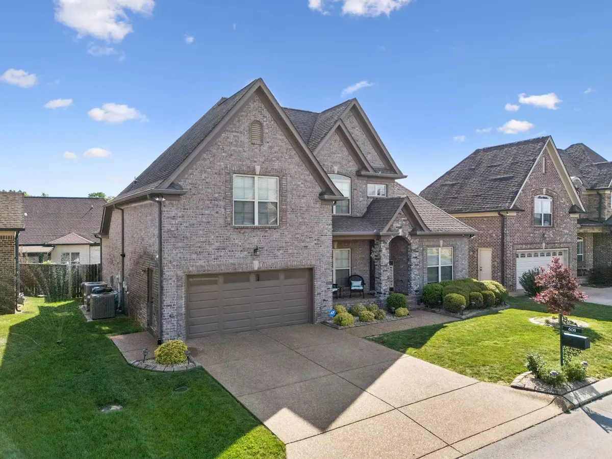 608 Southshore Pt, Mount Juliet, TN 37122 - #1