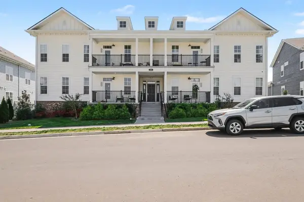 828 Goswell Dr #102, Nolensville, TN 37135