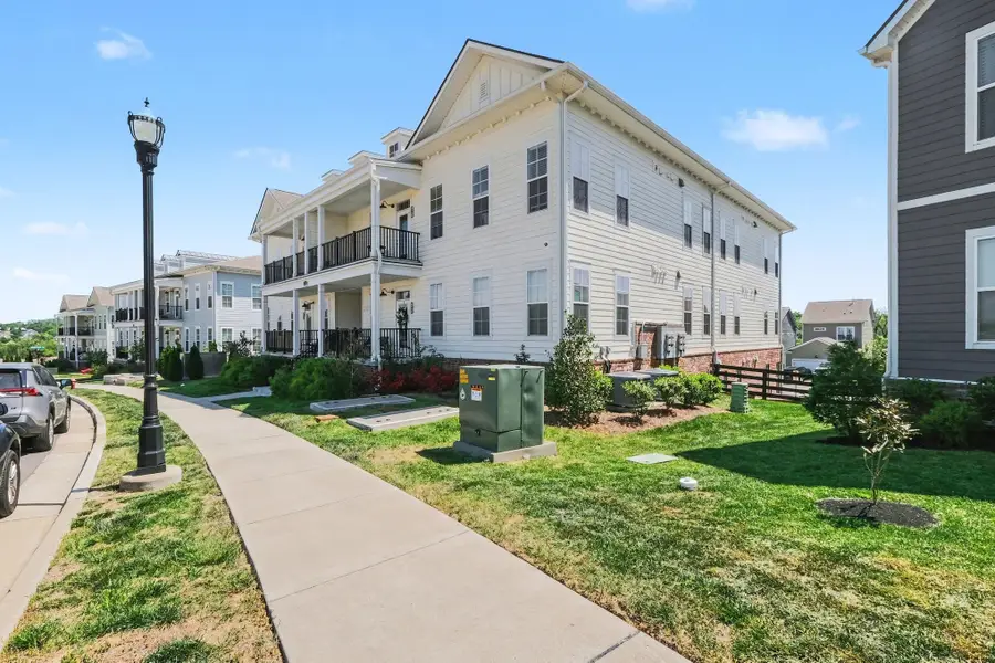 828 Goswell Dr #102, Nolensville, TN 37135 - #2
