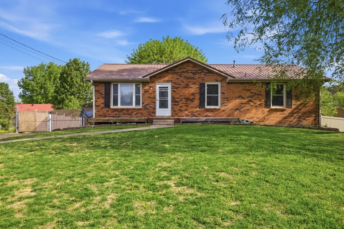 335 Cunningham Ln, Clarksville, TN 37042 - #1