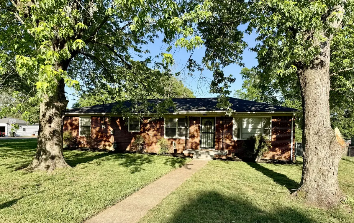 1103 Meadowview Dr, Gallatin, TN 37066 - #1