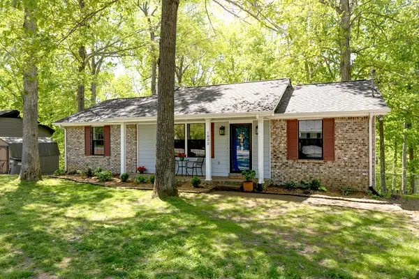 1822 Winding Way Dr, White House, TN 37188