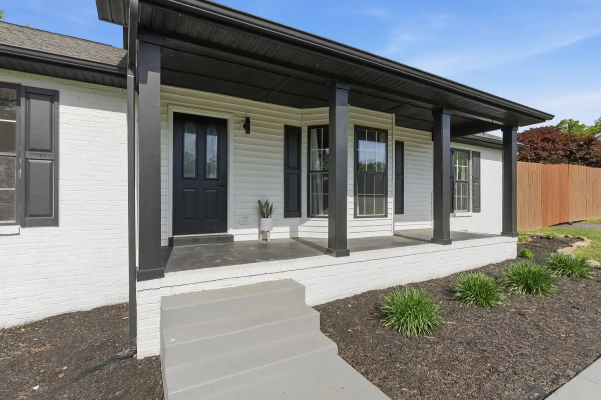 2068 Shawnee Ln, Greenbrier, TN 37073 - #1