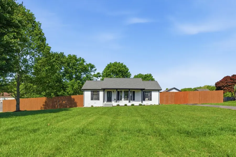 2068 Shawnee Ln, Greenbrier, TN 37073 - #2