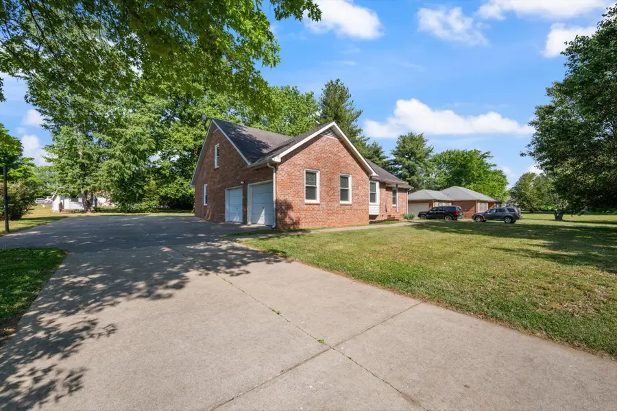 2116 Stonebrook Dr, Murfreesboro, TN 37128 - #2
