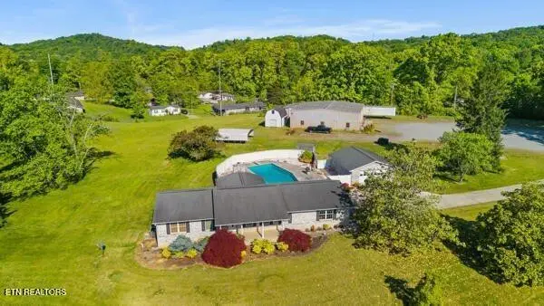 5208 John Hall Rd, Knoxville, TN 37920