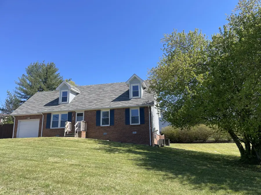 2301 Sherwood Hills Ct, Clarksville, TN 37042 - #2