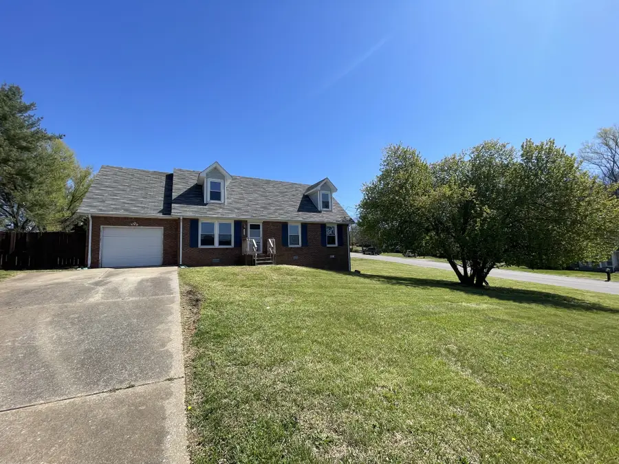 2301 Sherwood Hills Ct, Clarksville, TN 37042 - #3