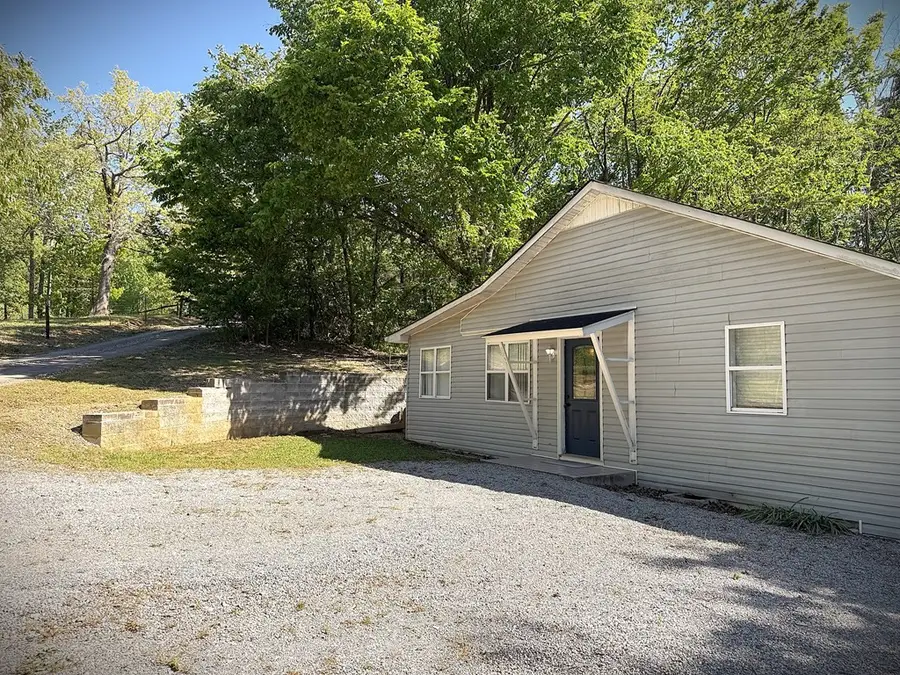 2241 Byrdstown Hwy, Livingston, TN 38570 - #2