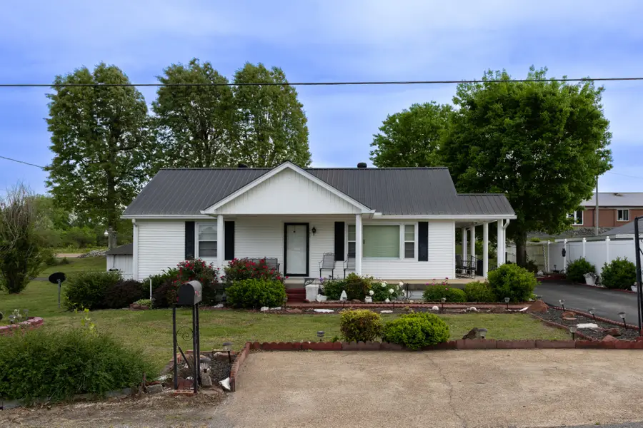130 Elm Ln, Linden, TN 37096 - #2