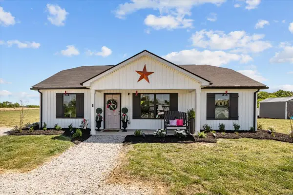 3064 Maple Grove Rd, Dickson, TN 37055